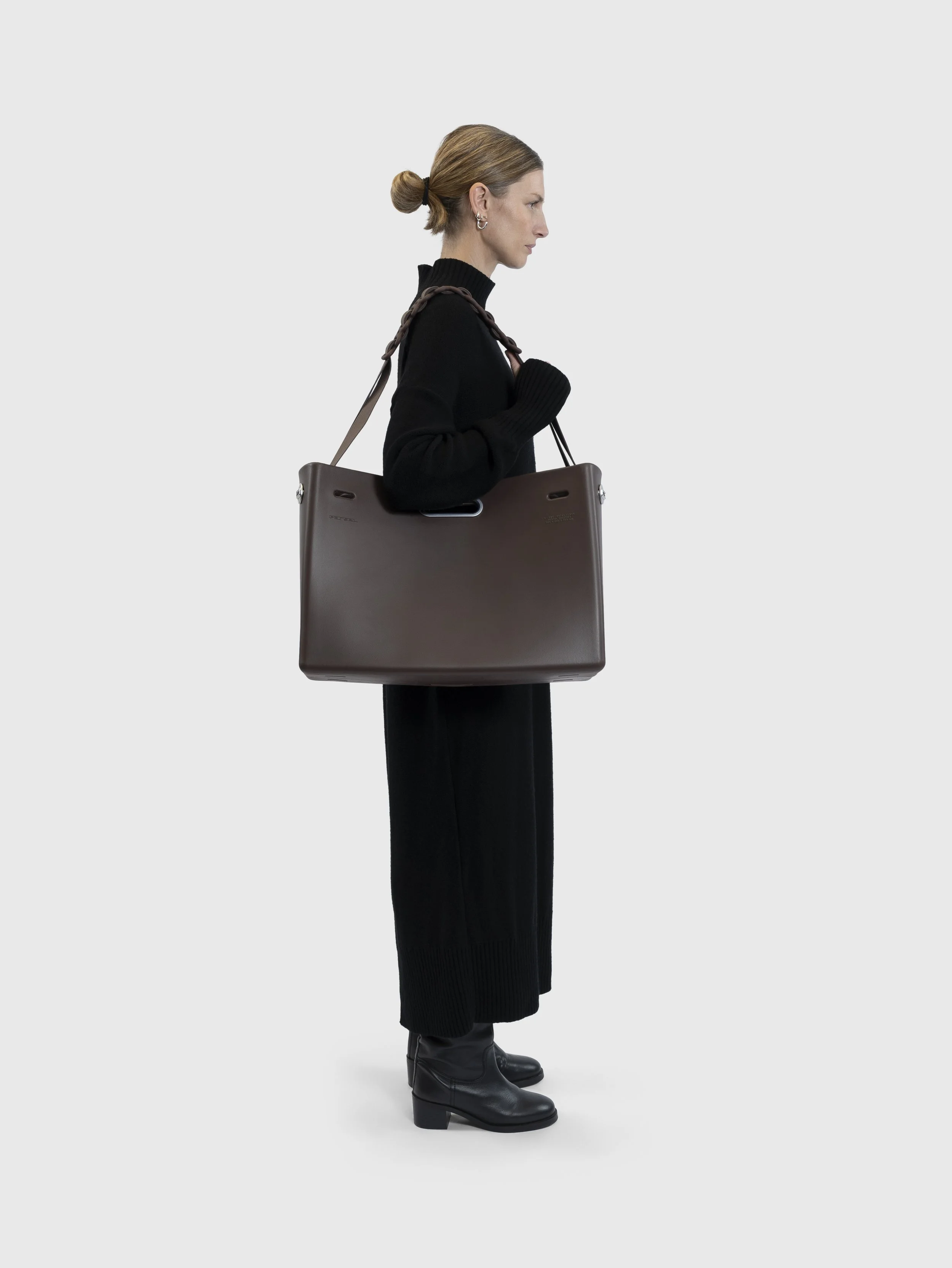 Parsel-On-Model-113.jpg