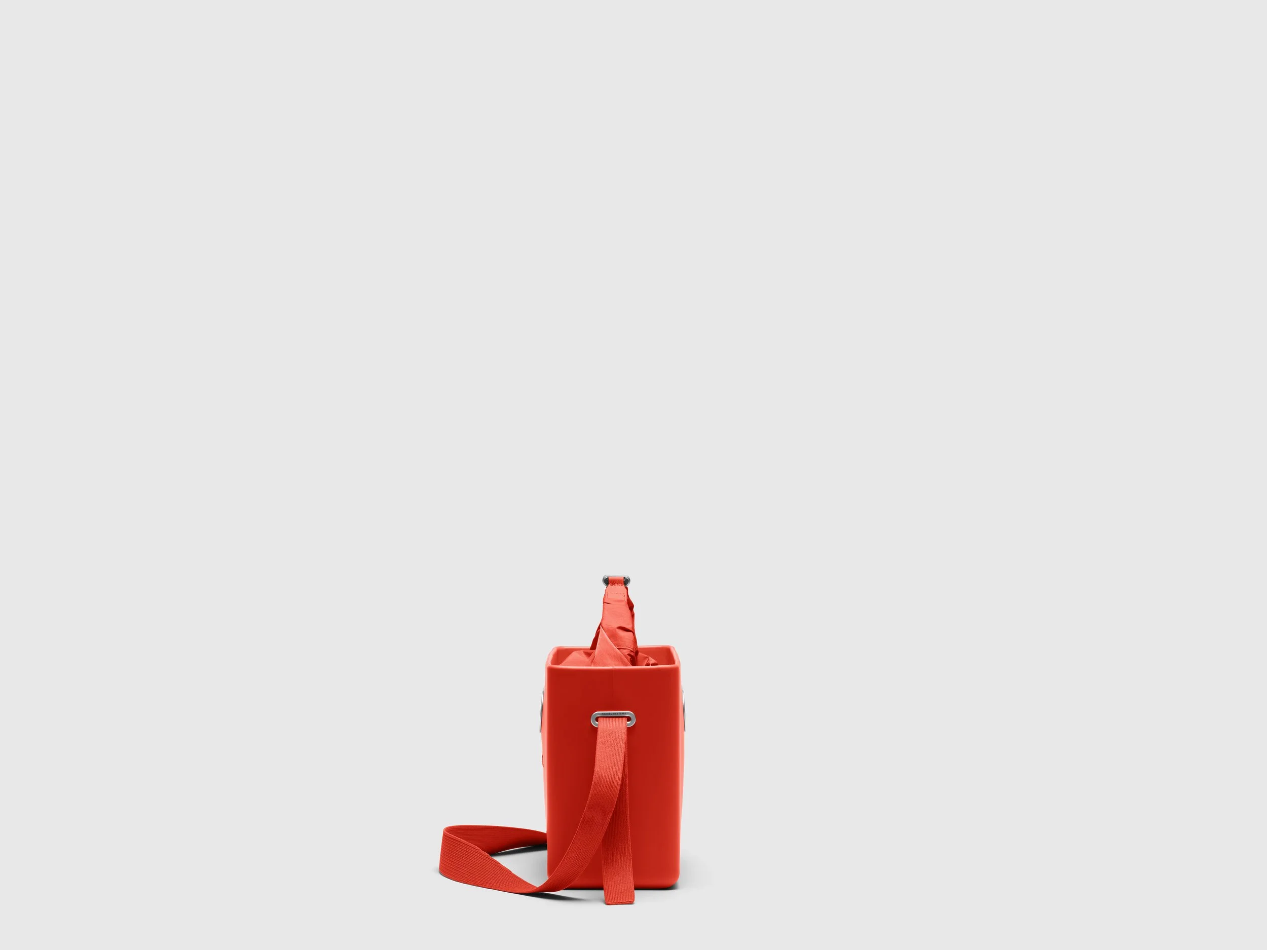 25039_Small_Priority_side_01_150dpi.jpg