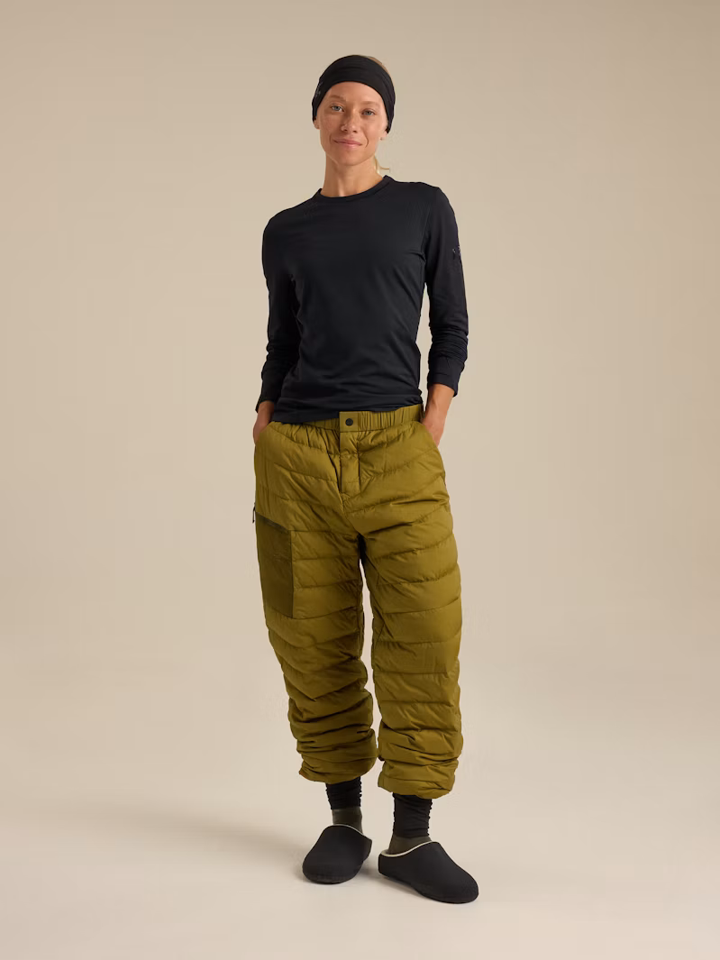 F26-X000010757-Rho-Crew-Neck-LS-Black-Women-s-Hover.png