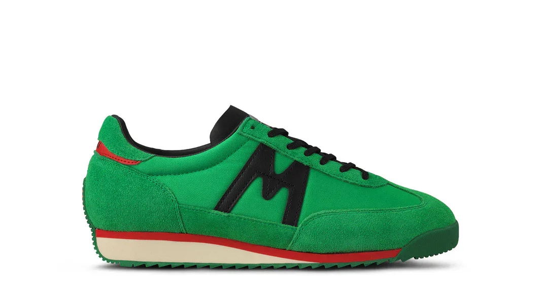 Karhu-Mestari-76-Green-Bee-Jet-Black-F805105-1_1070x.webp