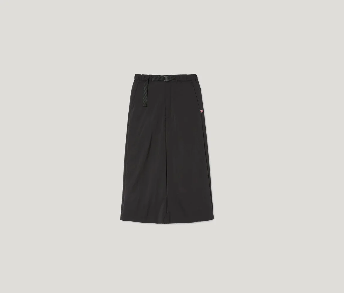 Flexible Insulated Skirt in Black