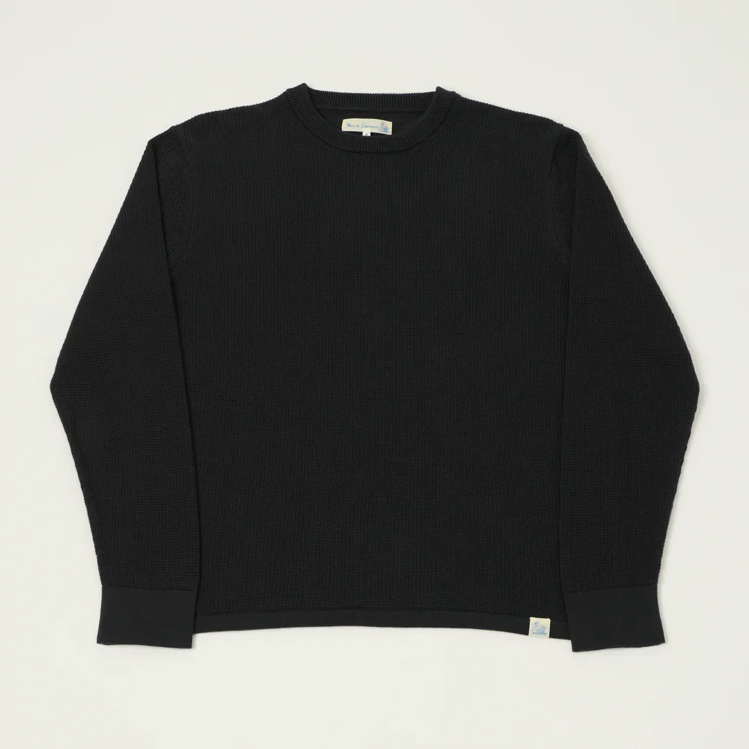 MERZB_SCHWANEN_WAFFLEKNITSWEATER_CHARCOAL1.webp