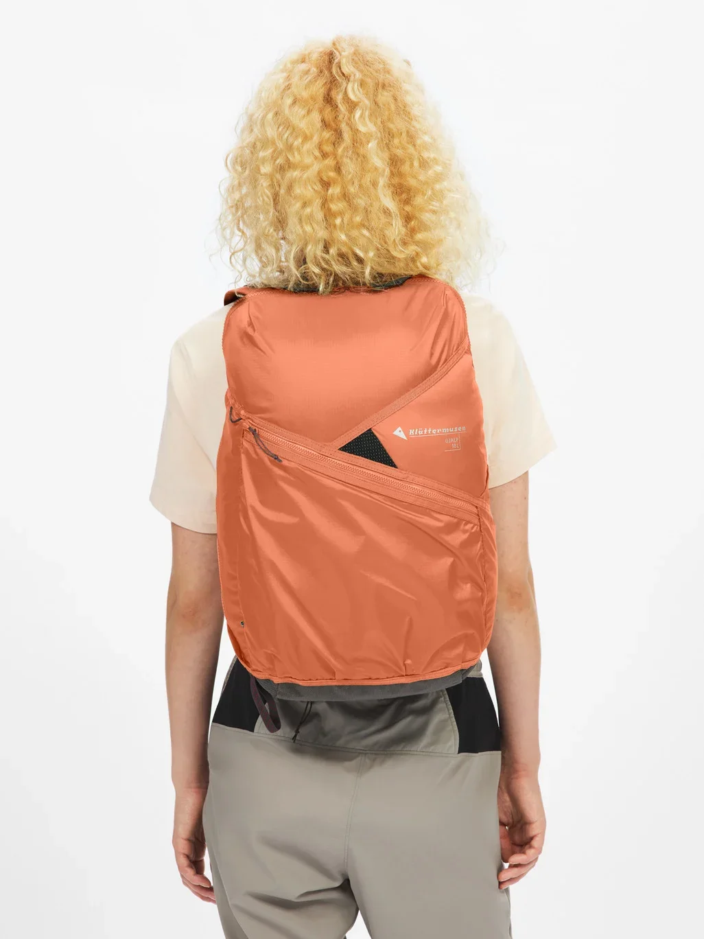 659_hs_eQrqiwo9UjArQB1VoJkHg_40456U21_Gjalp_Backpack_18L_Cloud_Berry_013-full.webp