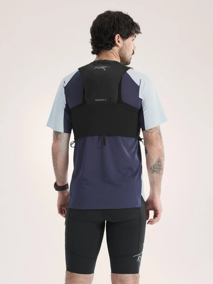 S26-X000006747-Norvan-7-Vest-Black-Back-View.jpeg