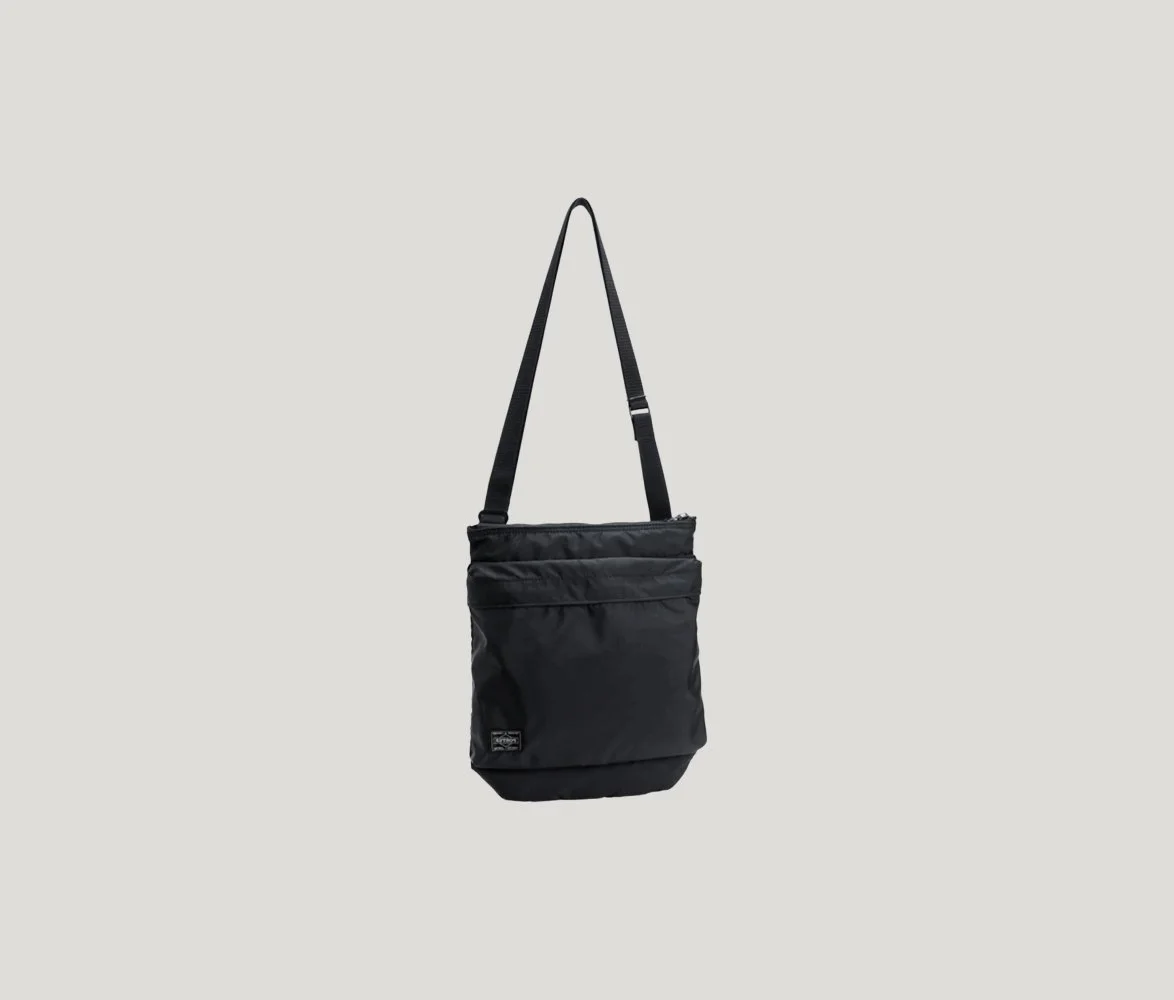 Force Shoulder Bag in Black