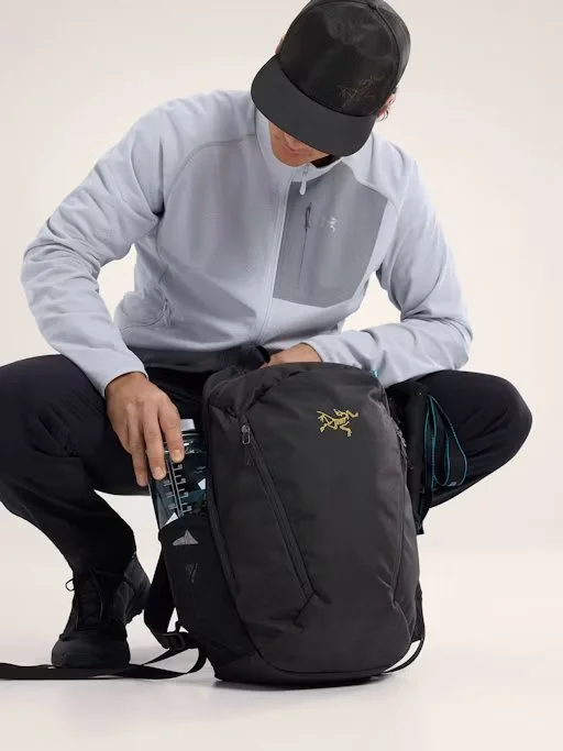 F25-X000009825-Mantis-26-Backpack-Black-Hover 1.jpg