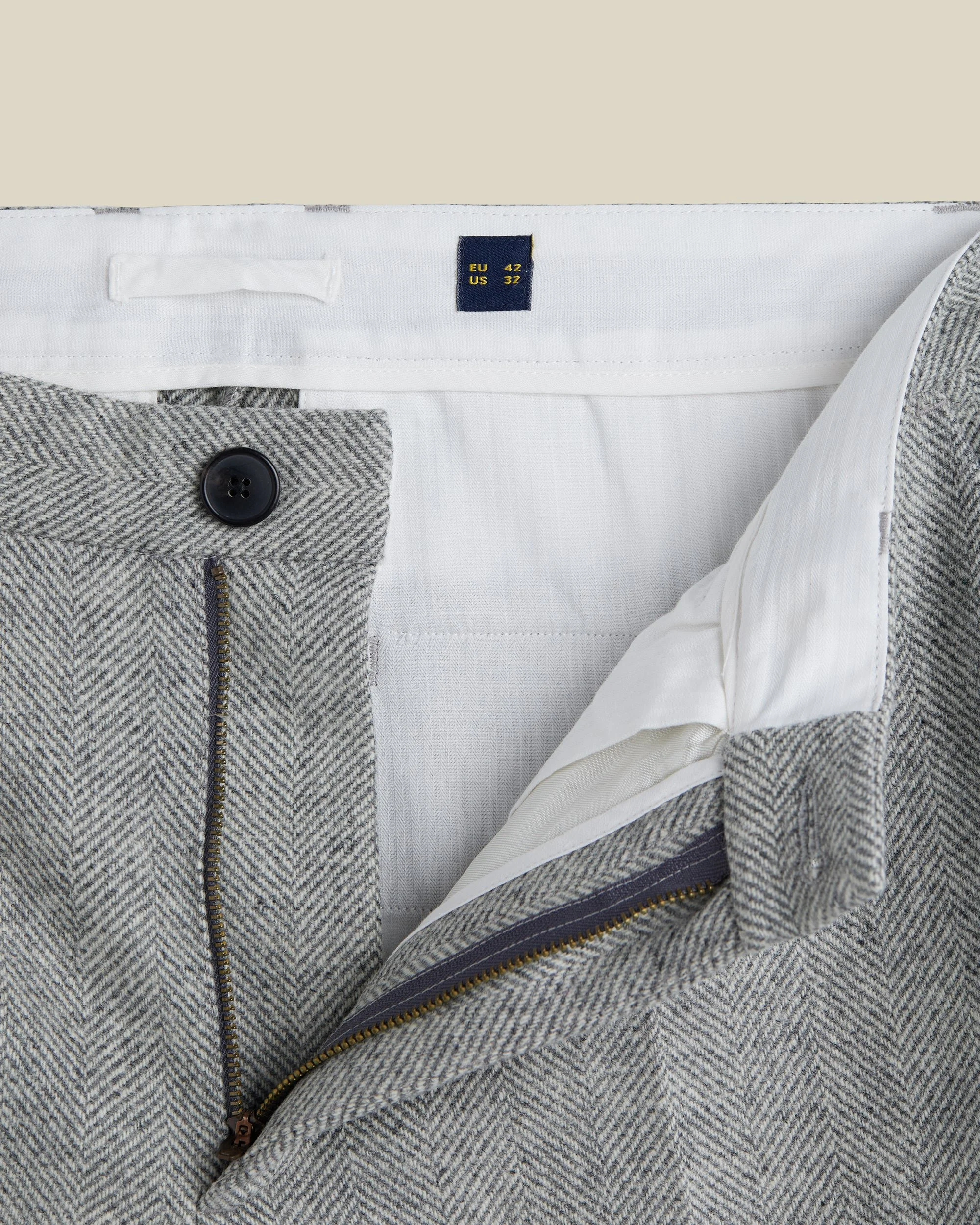 HERRINGBONE SINGLE PLEAT TROUSERS - LIGHT GREY 0003.jpg