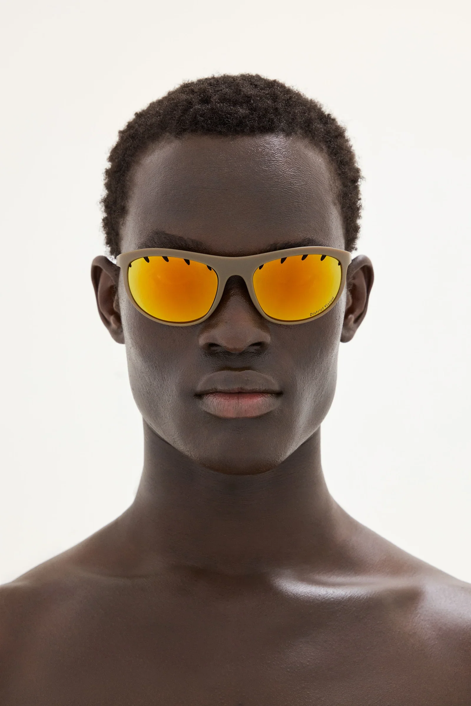 260113_RvM_DISTRICT_VISION_FW26_EYEWEAR_221_WEB.webp