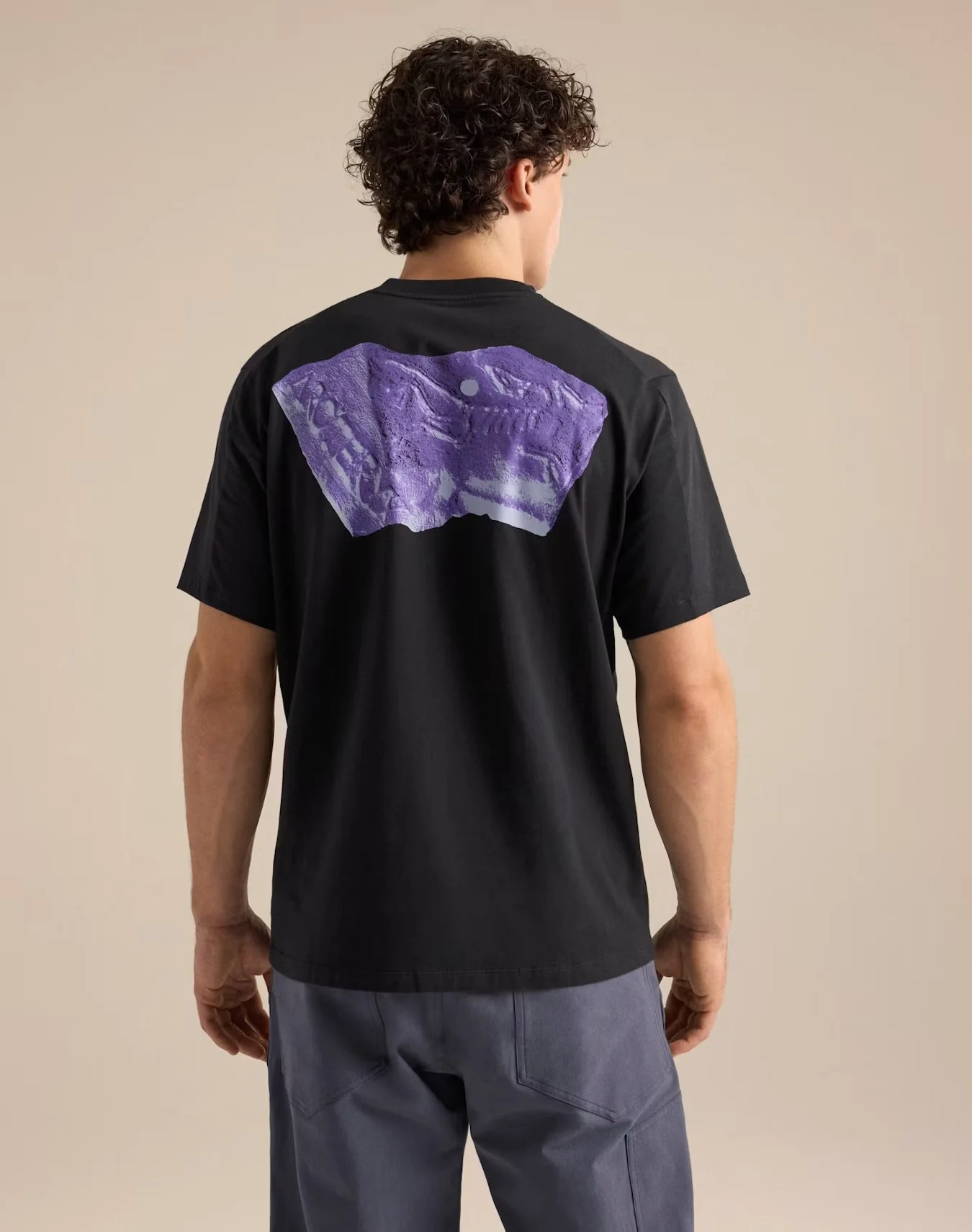 F26-X000010700-Kragg-SL-Cotton-Jug-Shirt-SS-Black-Violectric-Back-View.jpg