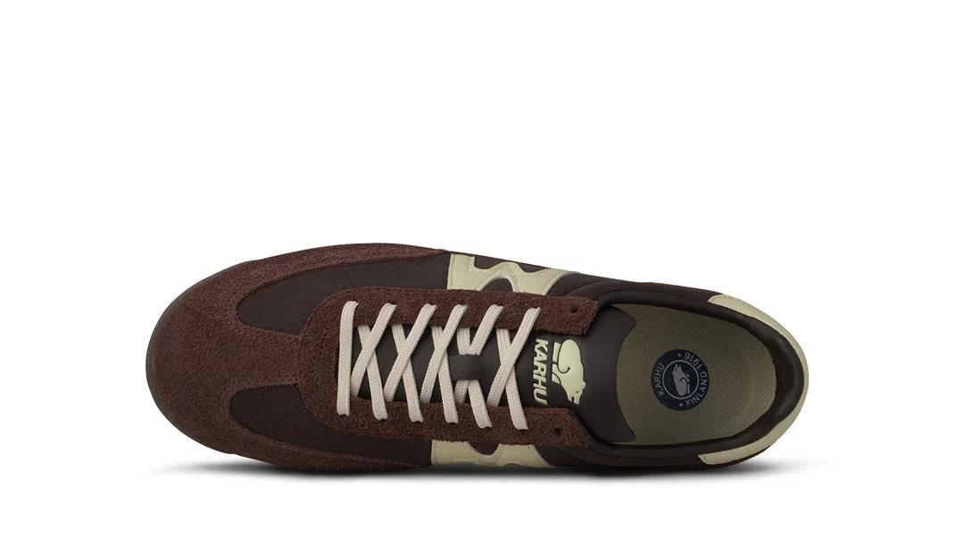 KARHU-Mestari-76-Marron-Cloud-Cream-F805108-5_1070x.webp