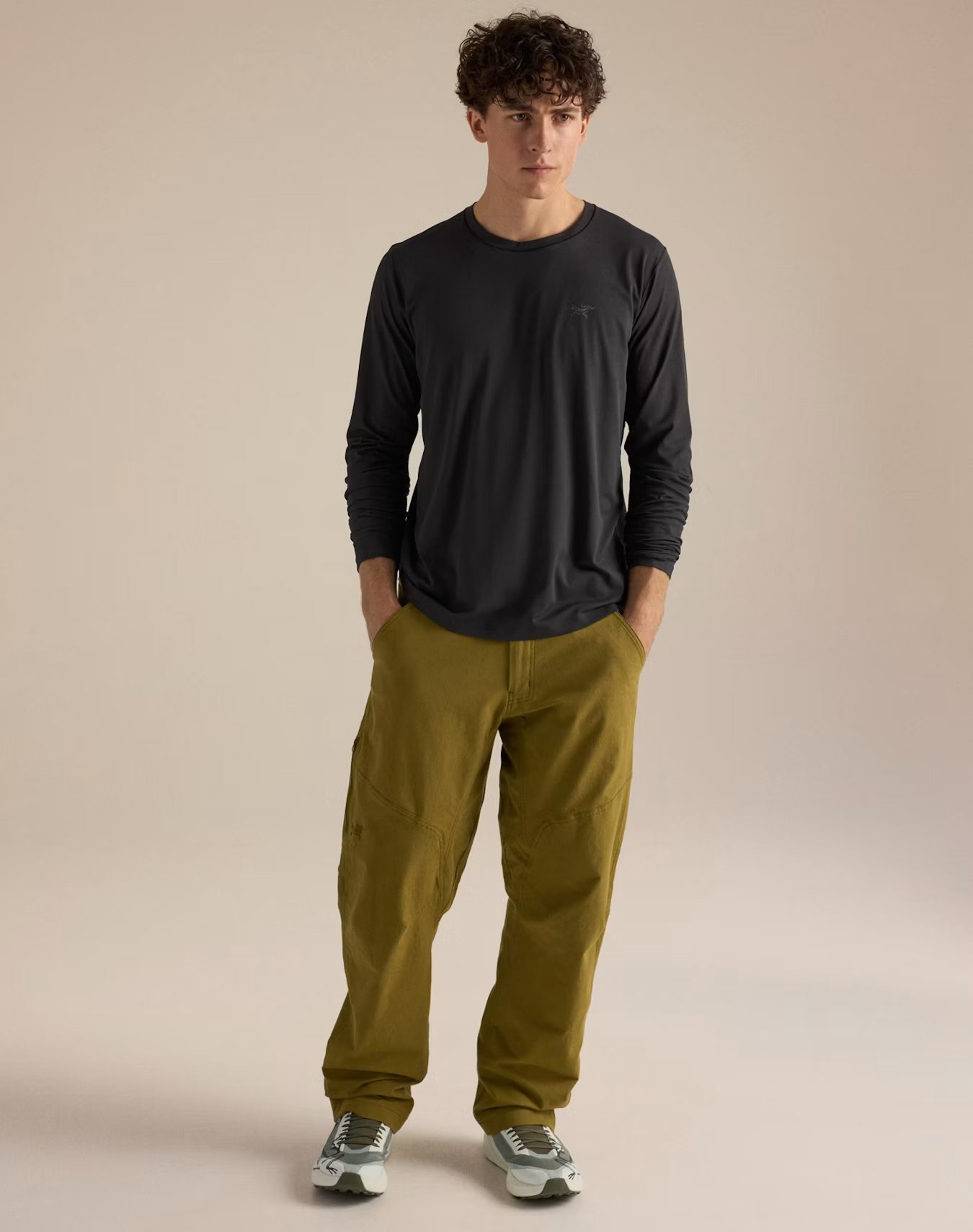 F26-X000010291-Cormac-Crew-Neck-Shirt-LS-Black-Detail-1.jpg