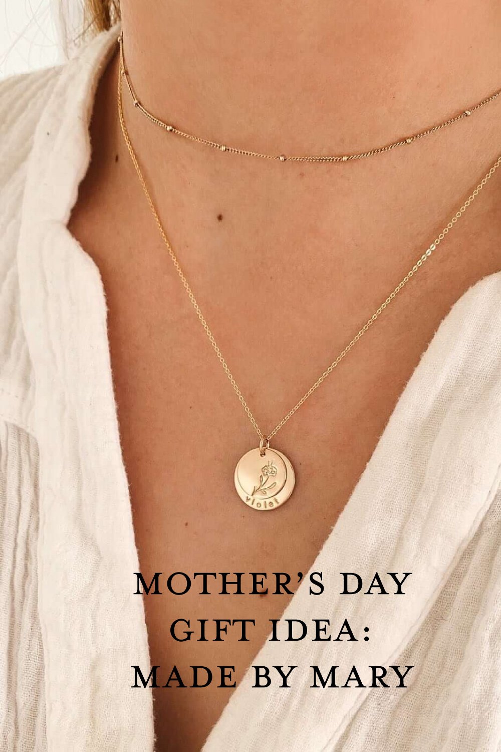  Take a look at this gift guide for the perfect Mother’s Day gifts for the women in your life. #mangumdesignco #mothersdaygiftguide #mothersday #giftidea #sentimentalgifts #customgiftideas #customillustrations #personalizedjewelry 