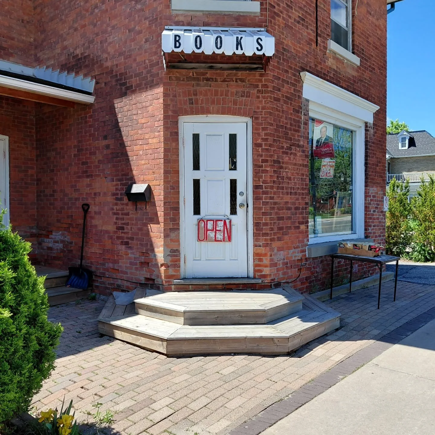 If you like quirky little second-hand book stores, it's hard to beat Alfsen House Books in Markham, Ontario. It's a book lovers dream, full of treasure. They keep odd hours, and as far as I know, don't have a website so you have to venture to experie