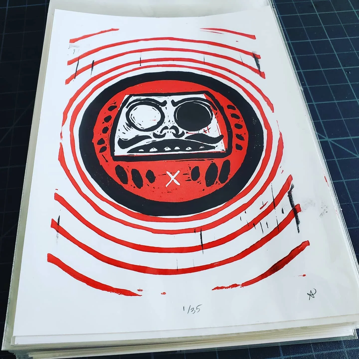 Trimmed, numbered and signed these #Daruma prints. 
.
.
#lino&nbsp;#linoprinting&nbsp;#linocutprint&nbsp;#linoprint&nbsp;#stlouisartist&nbsp;#stlouis&nbsp;#stl&nbsp;#printmaking&nbsp;#prints&nbsp;#blockprinting #linocutting