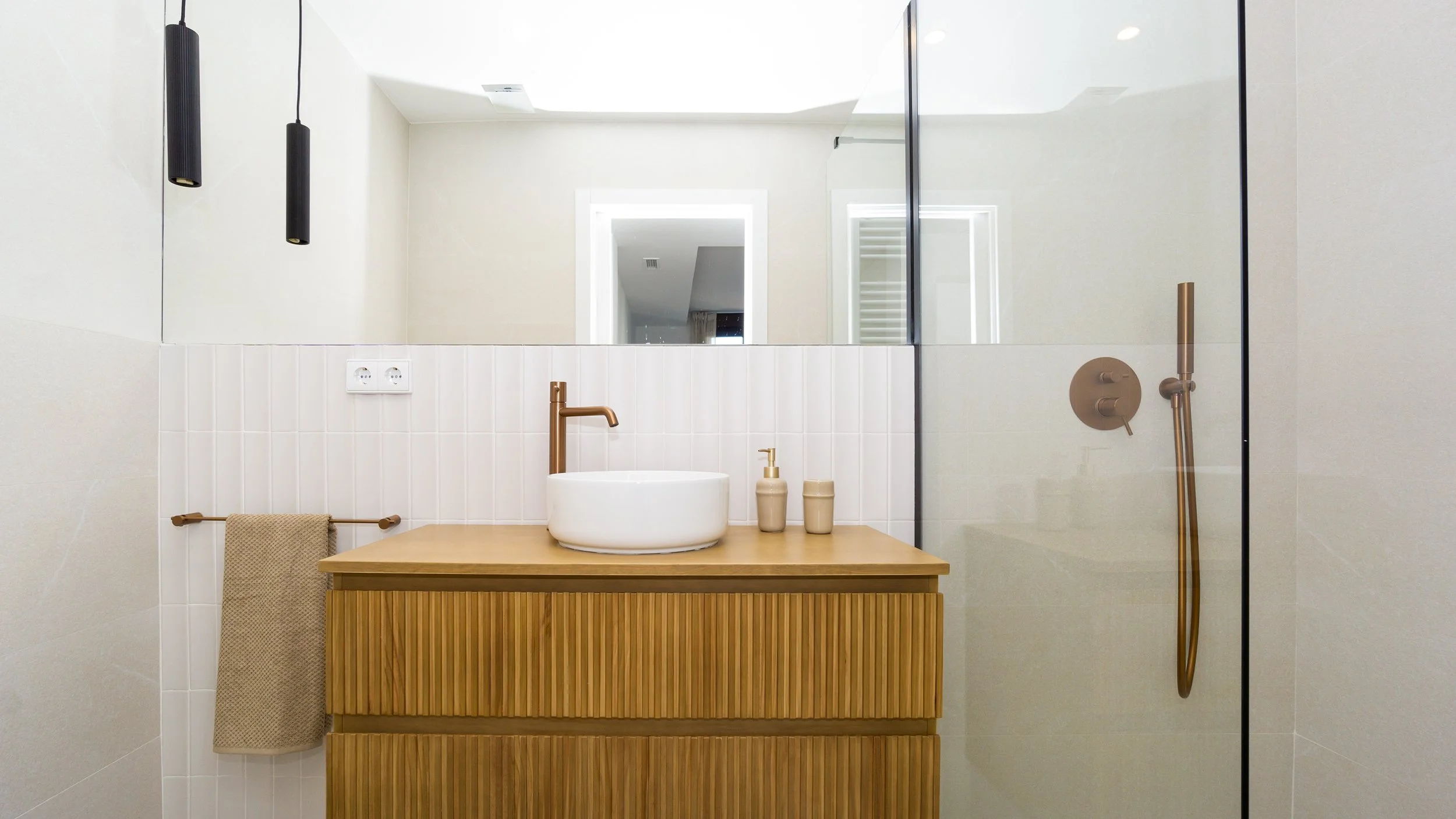 Santa Engracia-Reforma-Integral-Interiorismo-Bathroom-Mueble-Alistonado.jpg