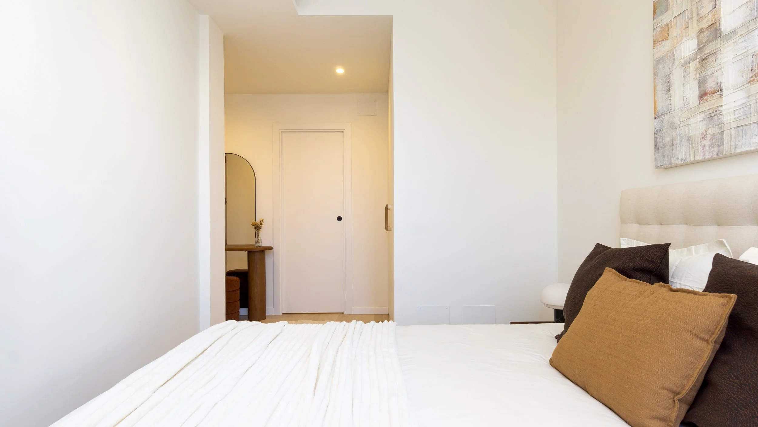 Santa Engracia-Reforma-Integral-Interiorismo-Habitacion-Tocador.jpg