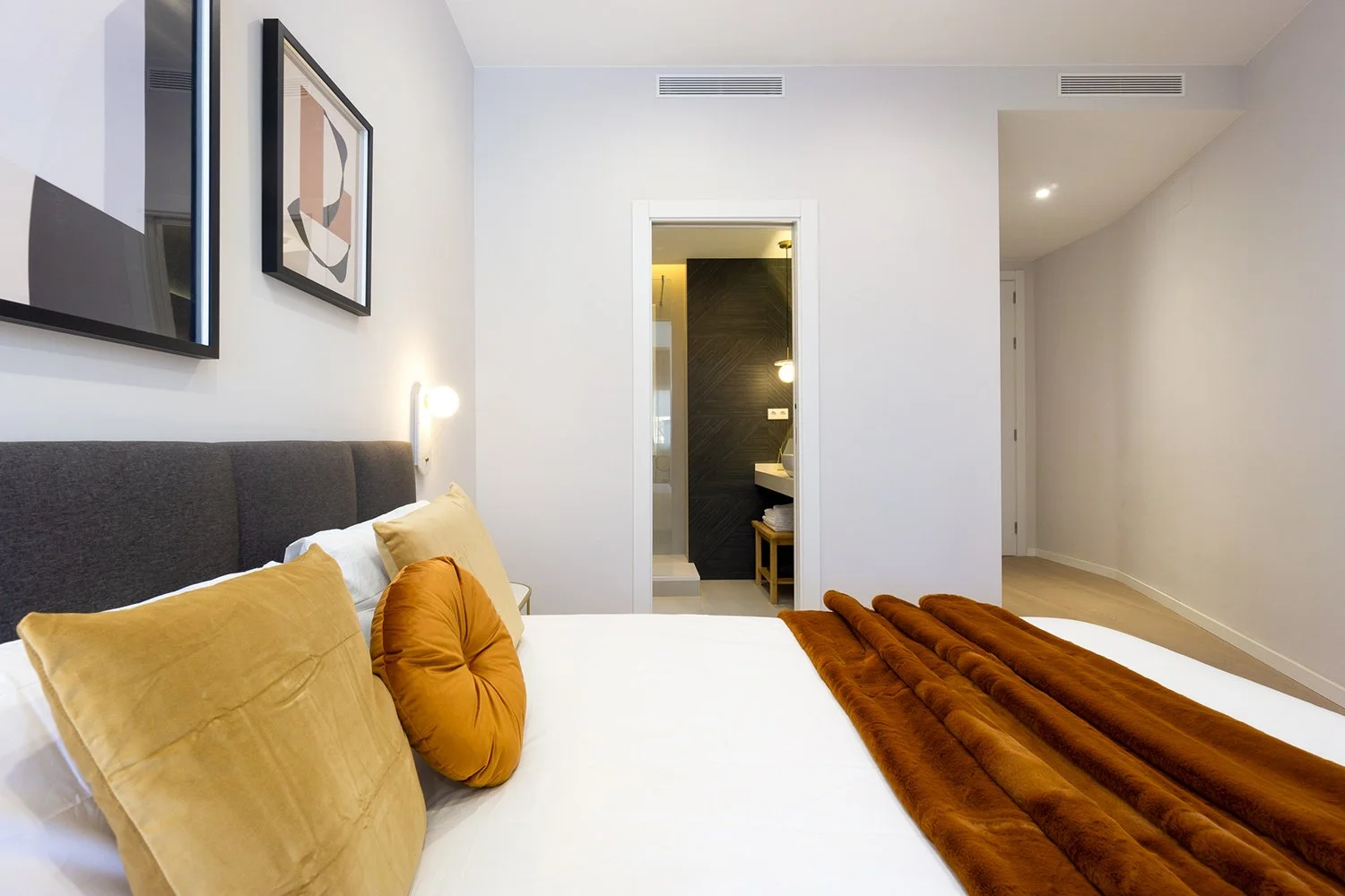 Mallorca-ReformaIntegral-Interiorismo-dormitorio-suite.jpg