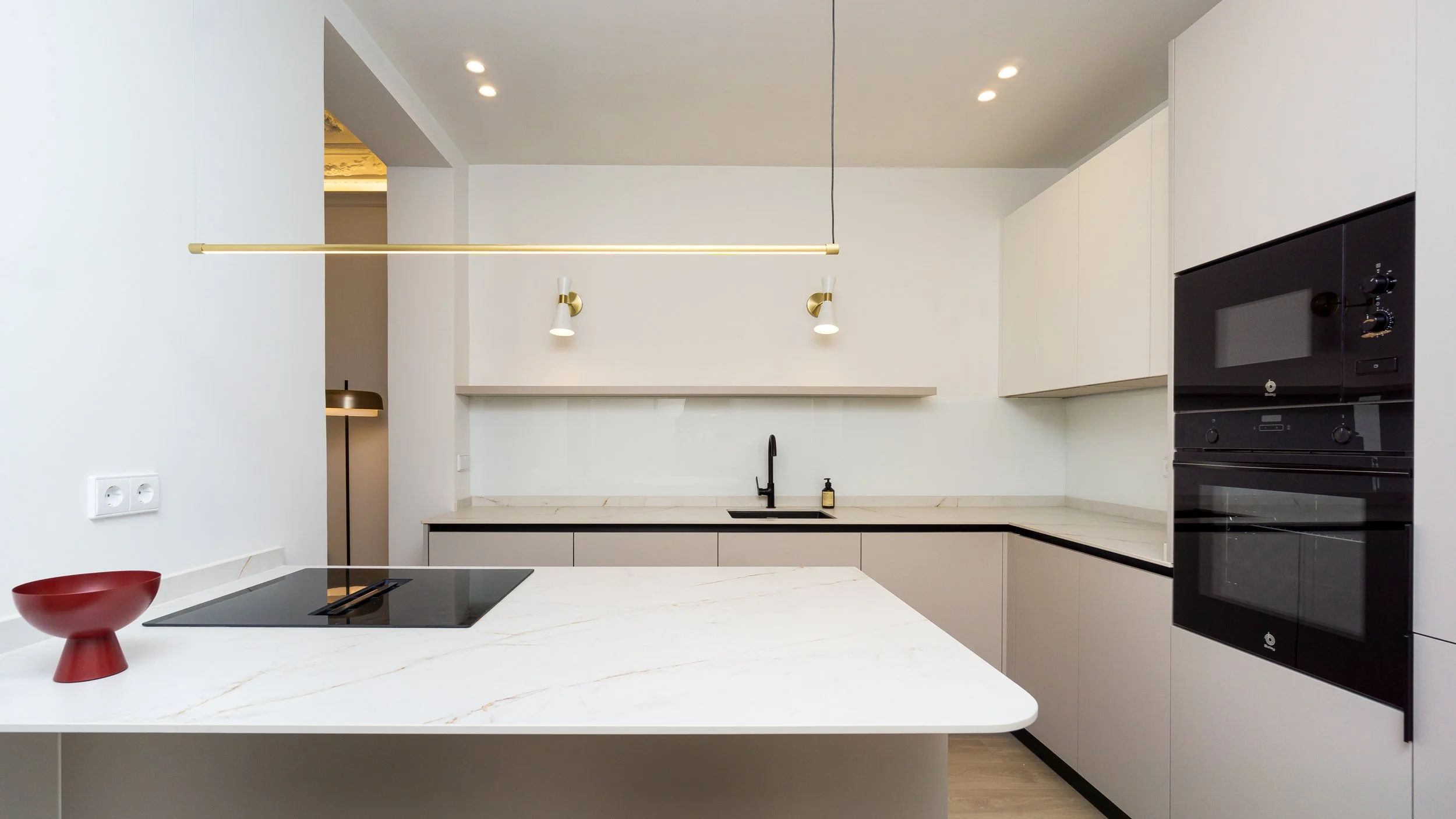 Santa Engracia-Reforma-Integral-Interiorismo-Kitchen-Bar.jpg