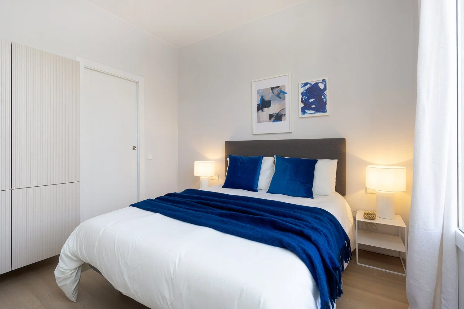 Mallorca-ReformaIntegral-Interiorismo-Bedroom-Blue.jpg
