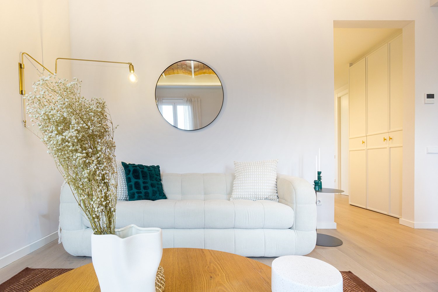 Mallorca-ReformaIntegral-Interiorismo-sofa.jpg