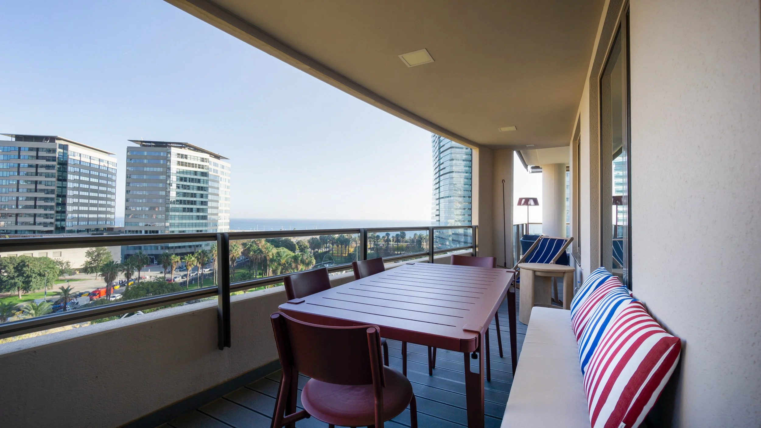 DiagonalMar-Decoracion-Comedor-Exterior-Terraza.jpg