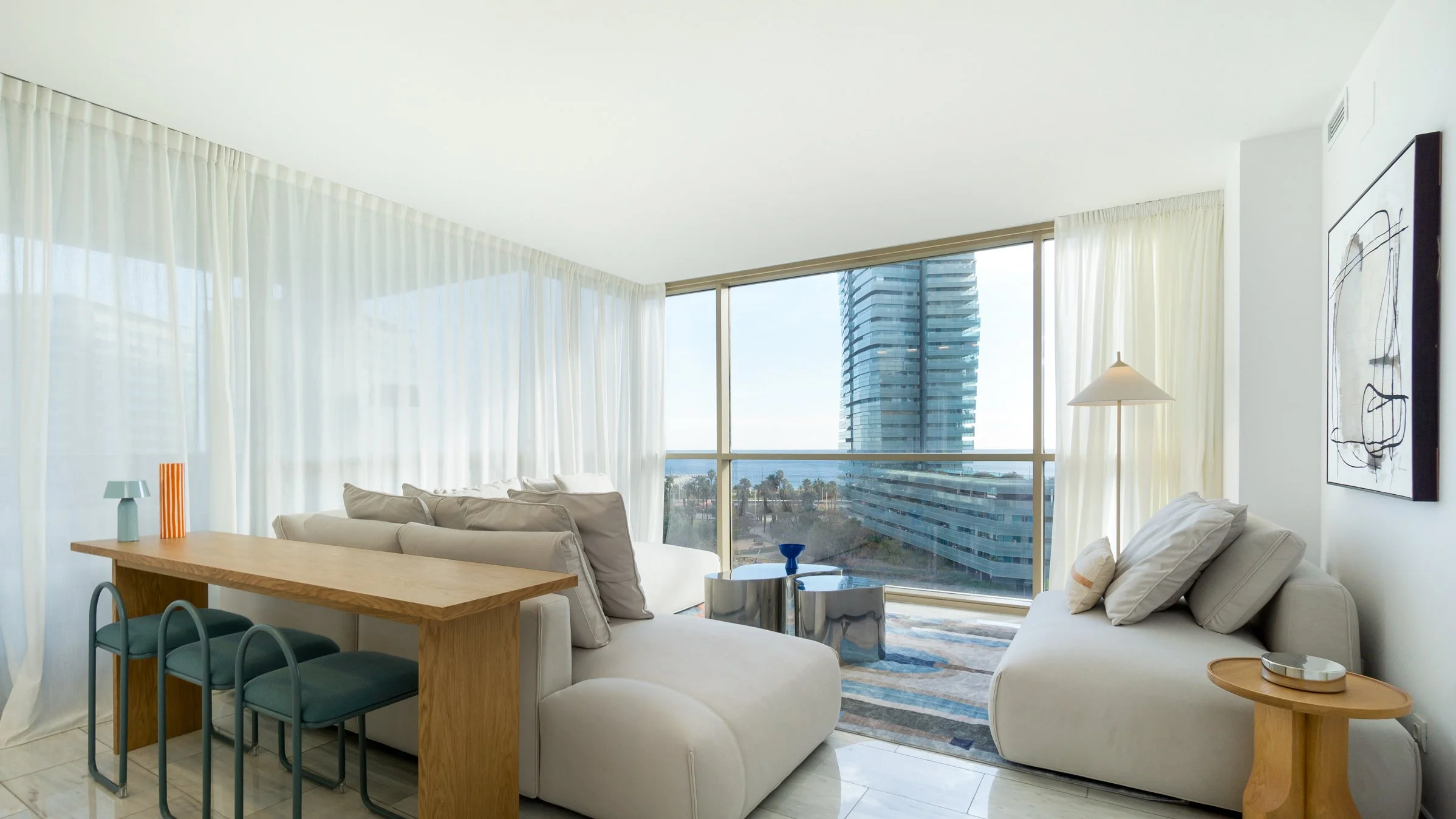 DiagonalMar-decoracion-Salón-Vistas-Mar.jpg
