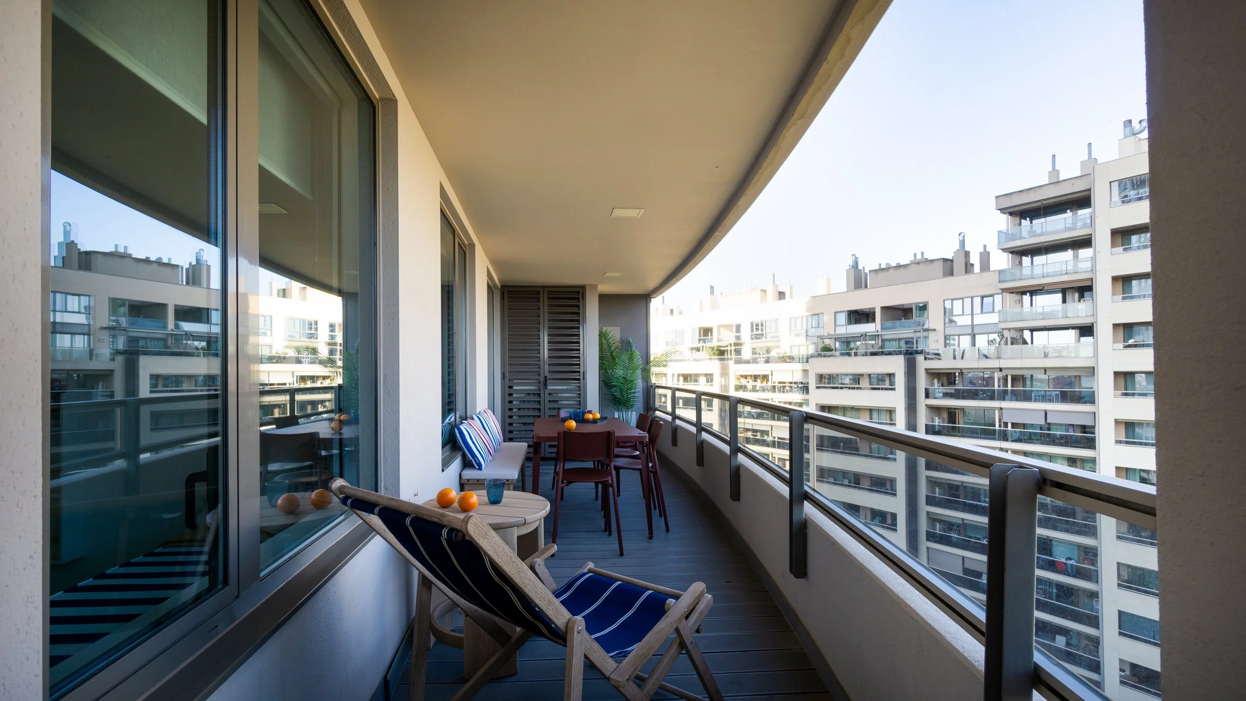 DiagonalMar-Deco-Exterior-Comedor.jpg