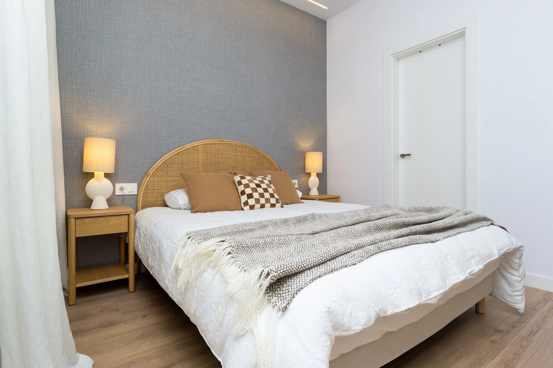 Bruc_Deco_Bedroom_Ratan_Wallpaper_Textil.jpg