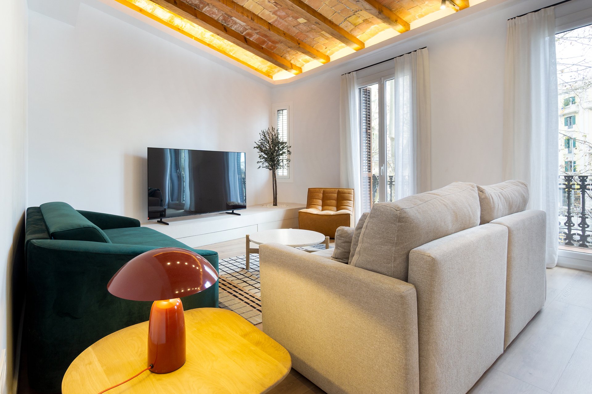 Bruc_Deco_Salon_Lampara_Roja.jpg