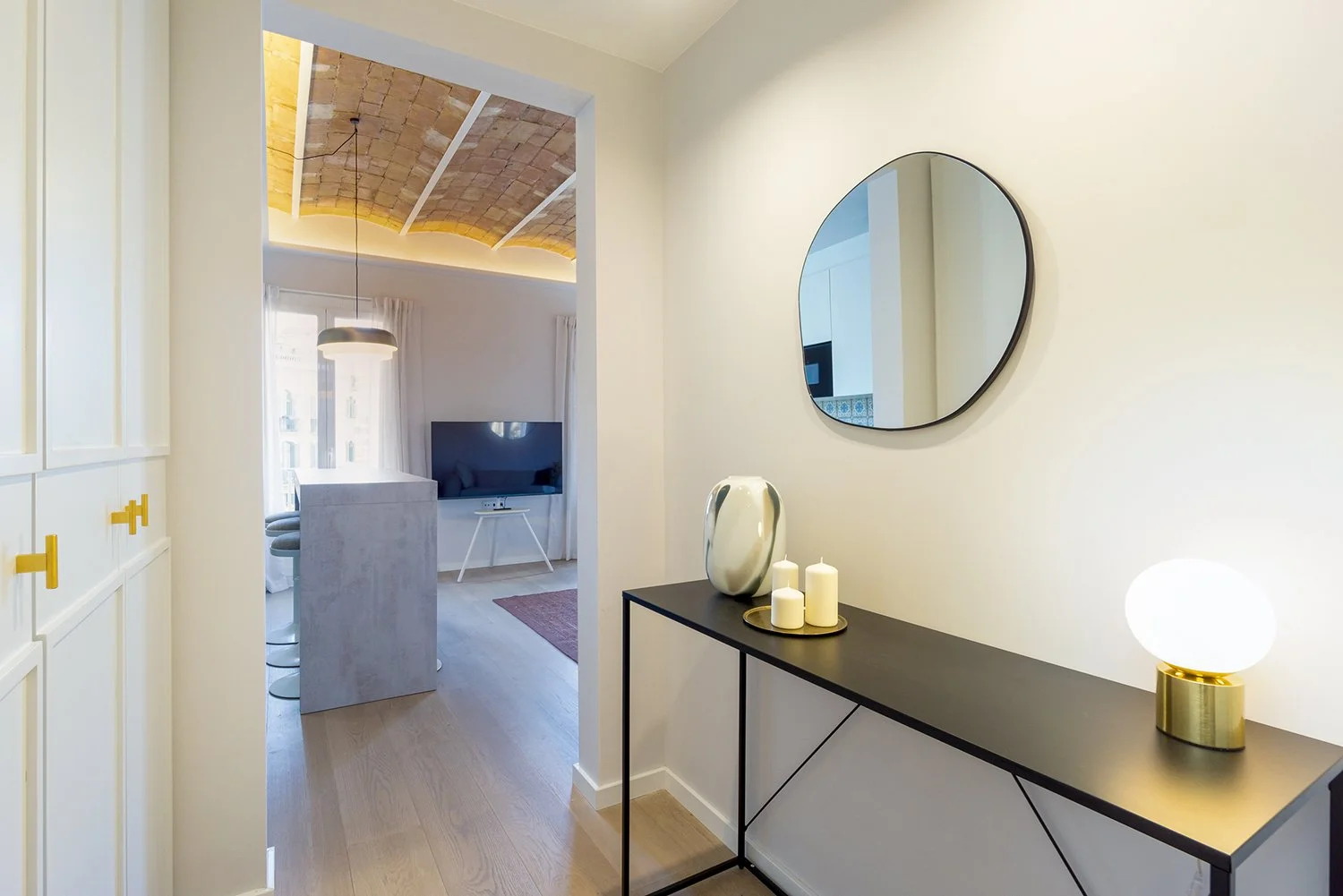 Mallorca-ReformaIntegral-Interiorismo-Entrada.jpg