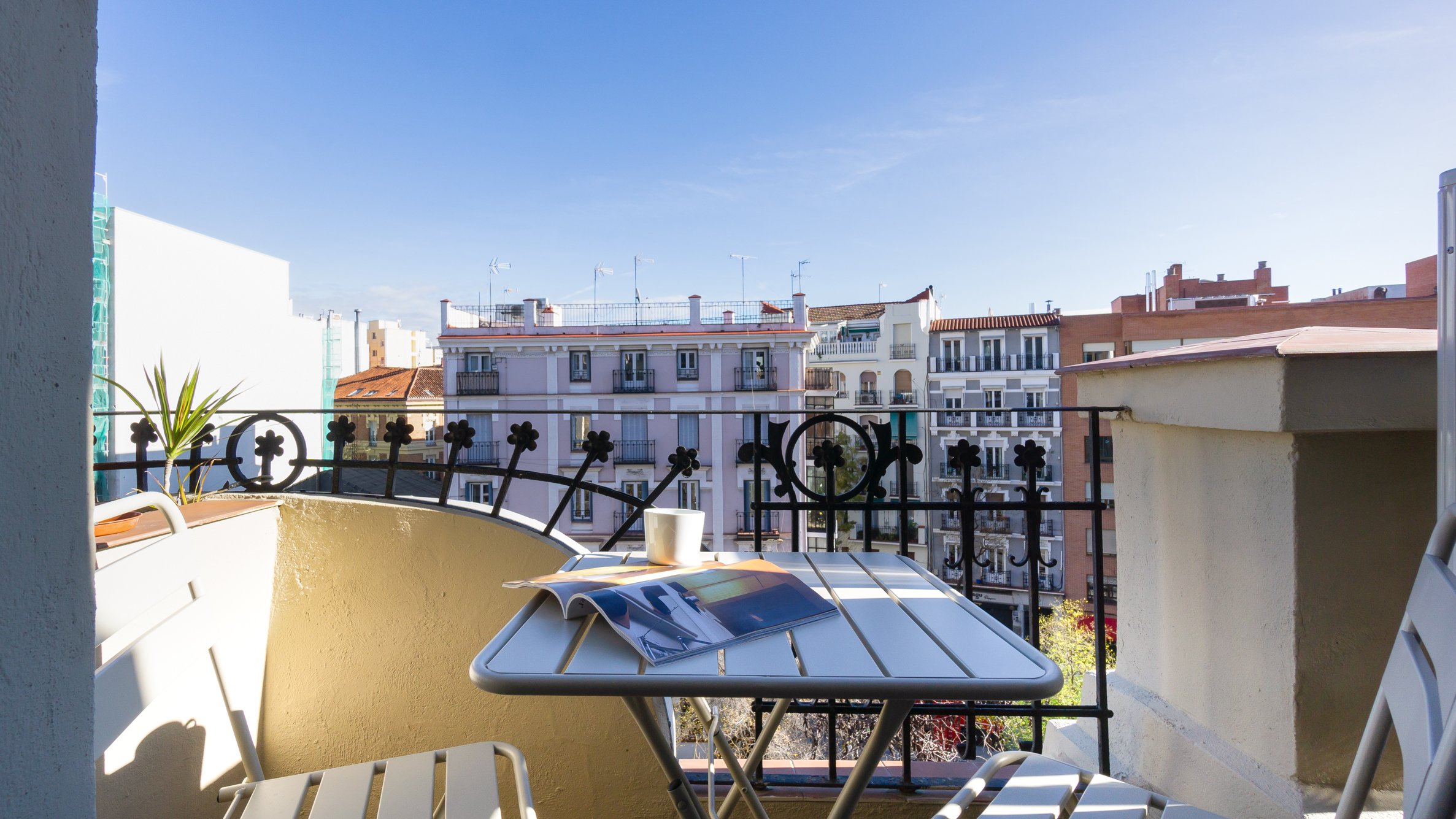 Santa Engracia-Reforma-Integral-Interiorismo-Balcon.jpg
