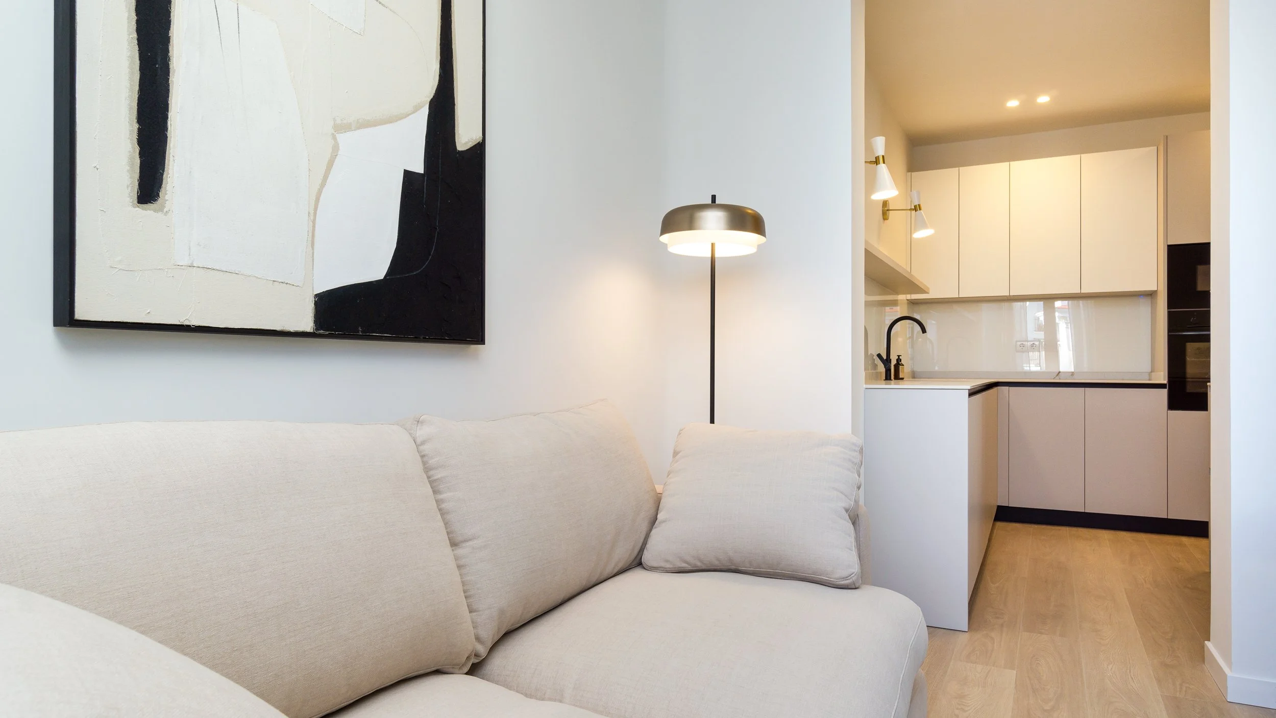 Santa Engracia-Reforma-Integral-Interiorismo-Sofa-Detalle.jpg