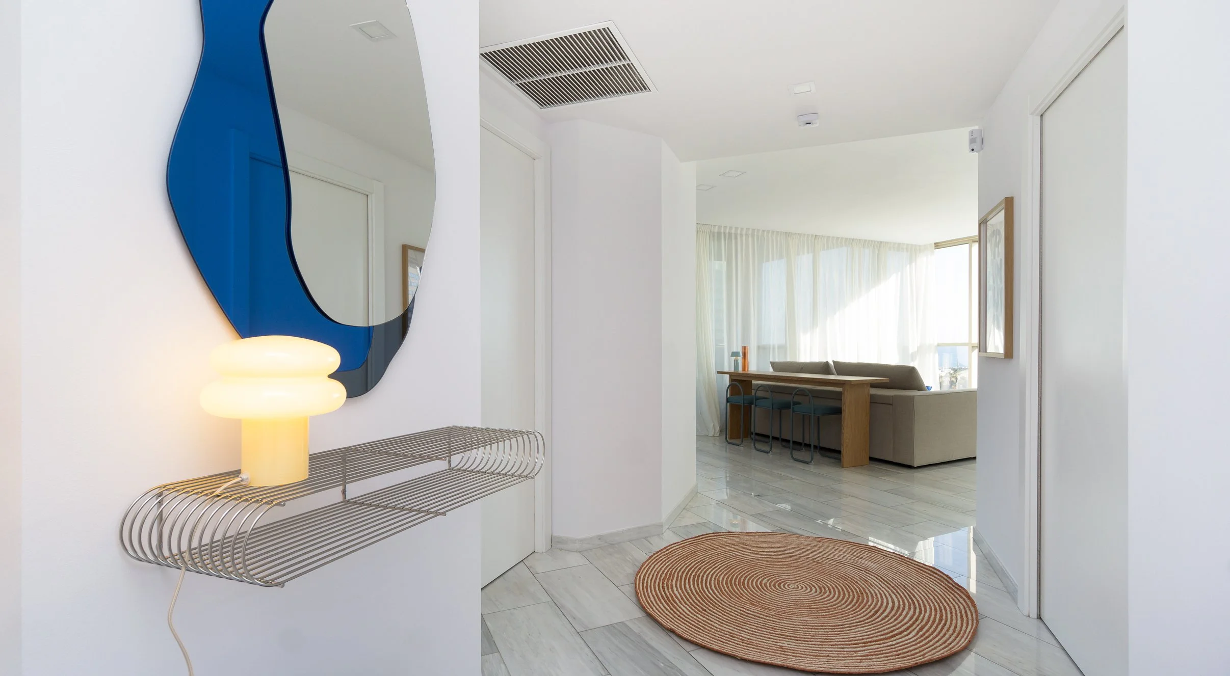 DiagonalMar-Decoracion-Entrada-Espejo-Azul.jpg