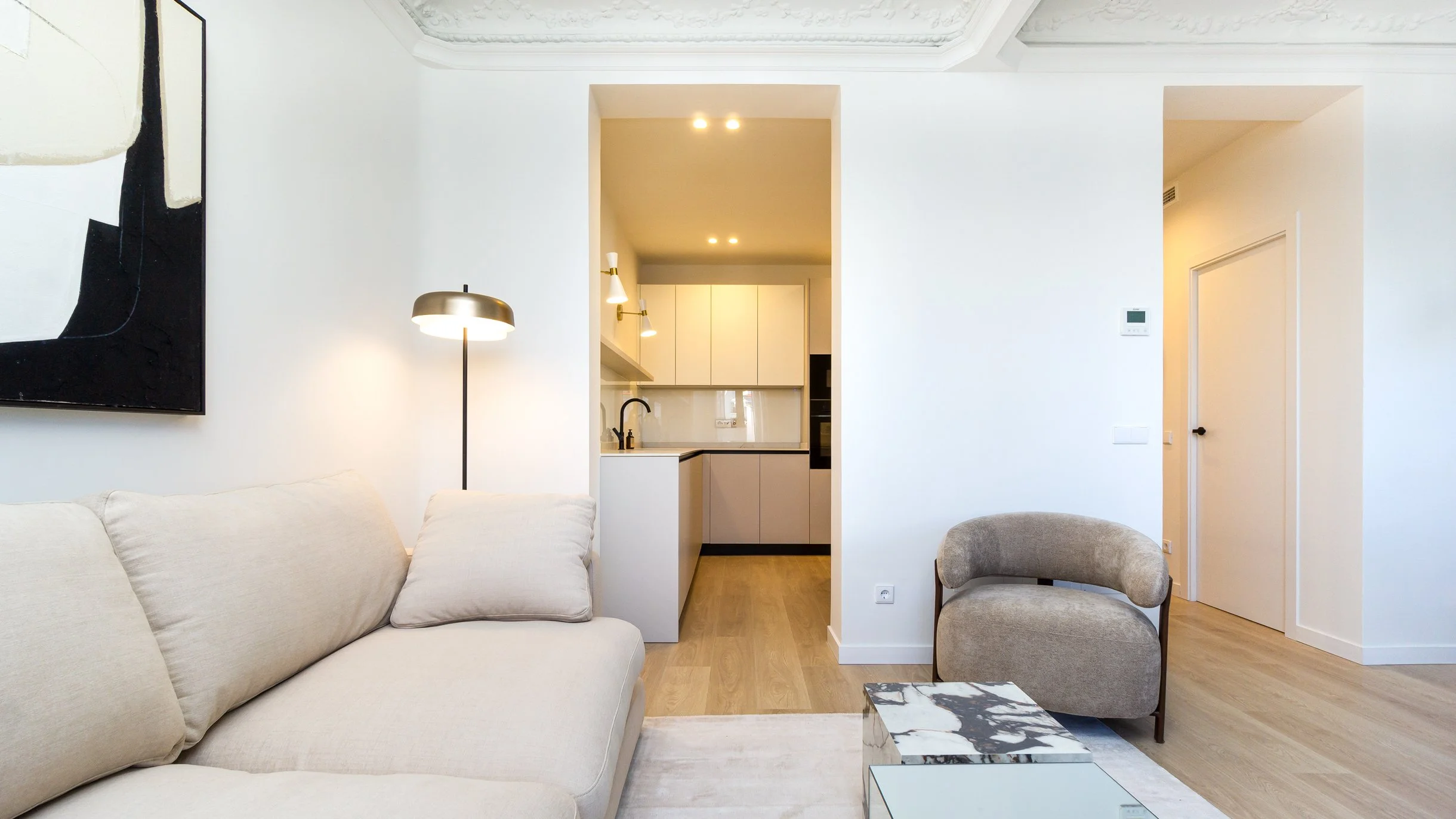 Santa Engracia-Reforma-Integral-Interiorismo-Salon-Cocina-Abierta.jpg