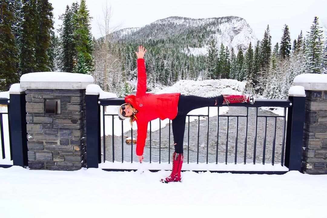 Yoga in the snow - always puts a spring my step! ❄️❤️

#yoga #iyengaryoga #yogalove #yogaforall #yogaforlife #yogapractice #yogateacher #snow #winter #feelgood #mondaymotivation #ardhachandrasana #mountains #loveyourself #banff #canada