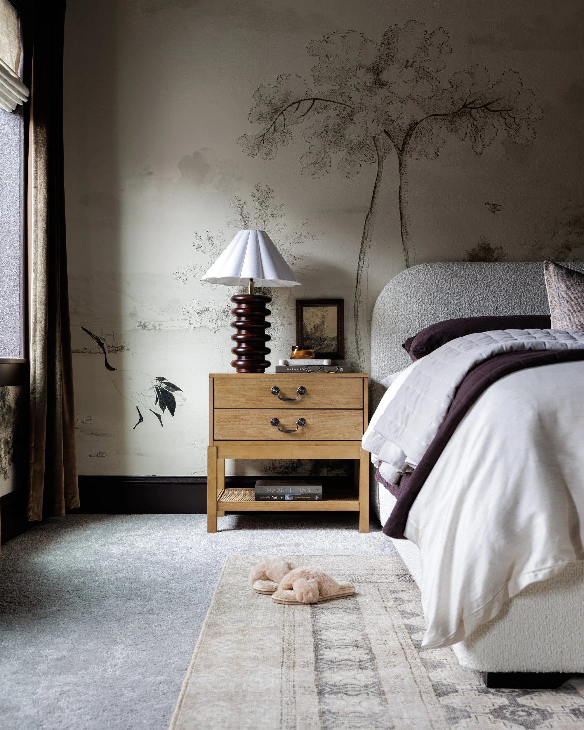 Moody-Transitional-Bedroom-Interior-Design-Photos-Taylor-Roberts-Photography-Seattle-WA-4.jpg