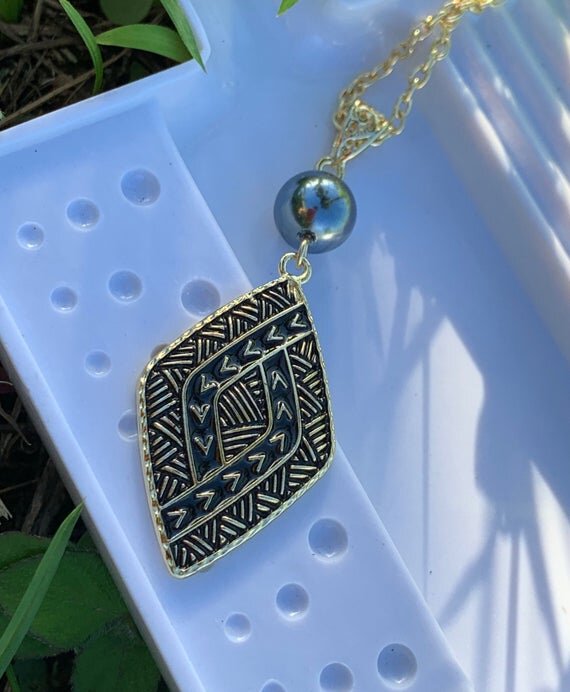https://i.etsystatic.com/7313971/r/il/7c2303/2482049614/il_570xN.2482049614_671y.jpg