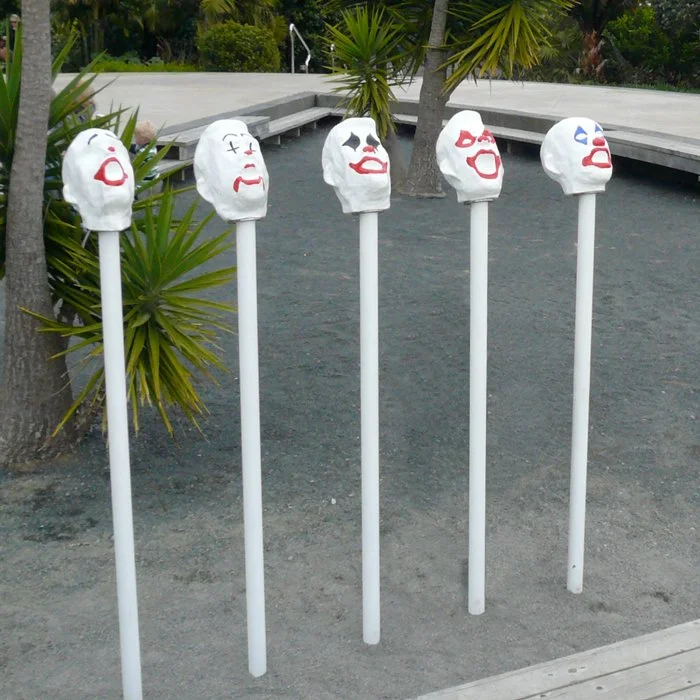 Richard Wedekind, Bread & Circuses (Panem et Circenses), painted cast aluminium, 1500mm x 400mm x 2000mm