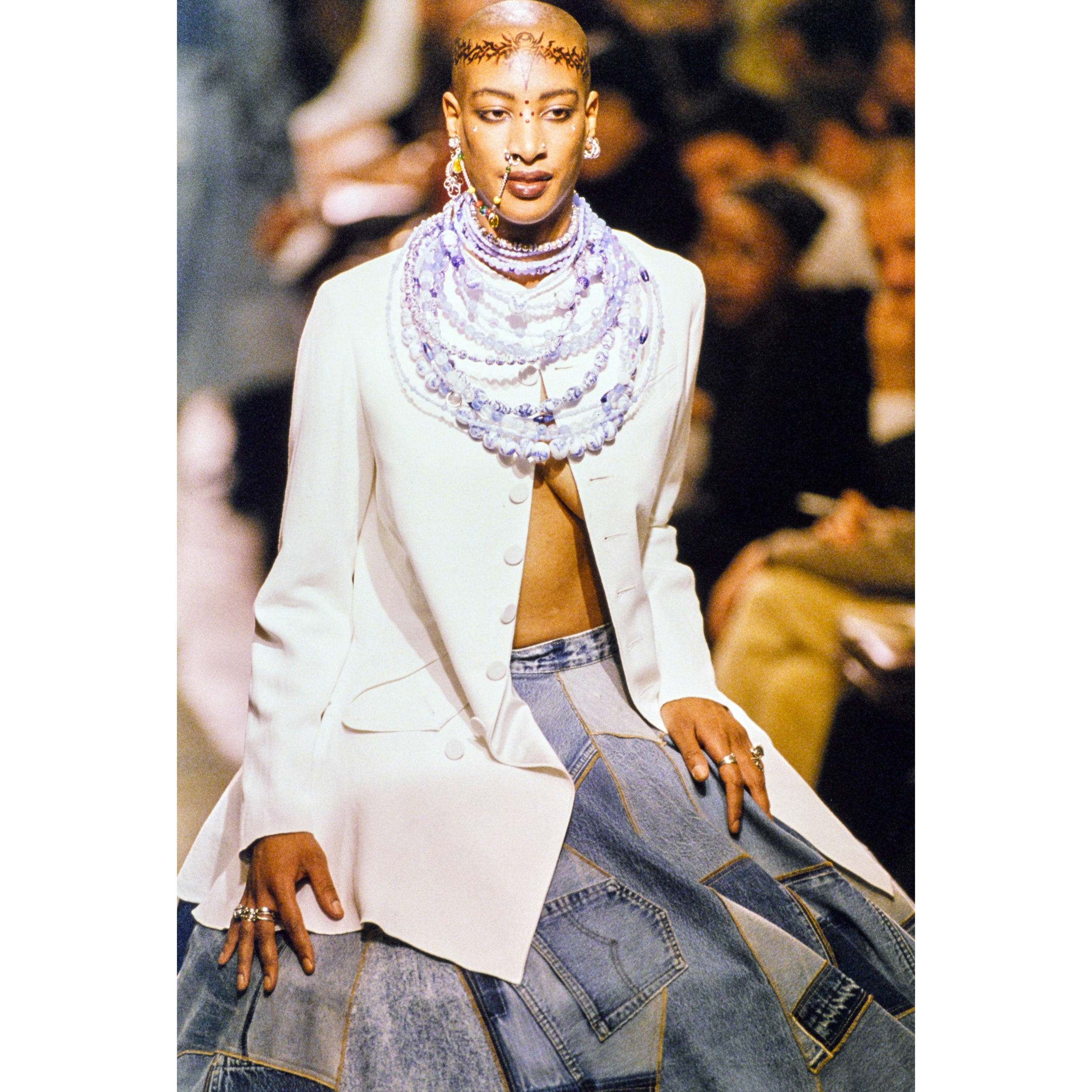 JEAN-PAUL-GAULTIER-SPRING-1994-RTW-DETAIL-18.png