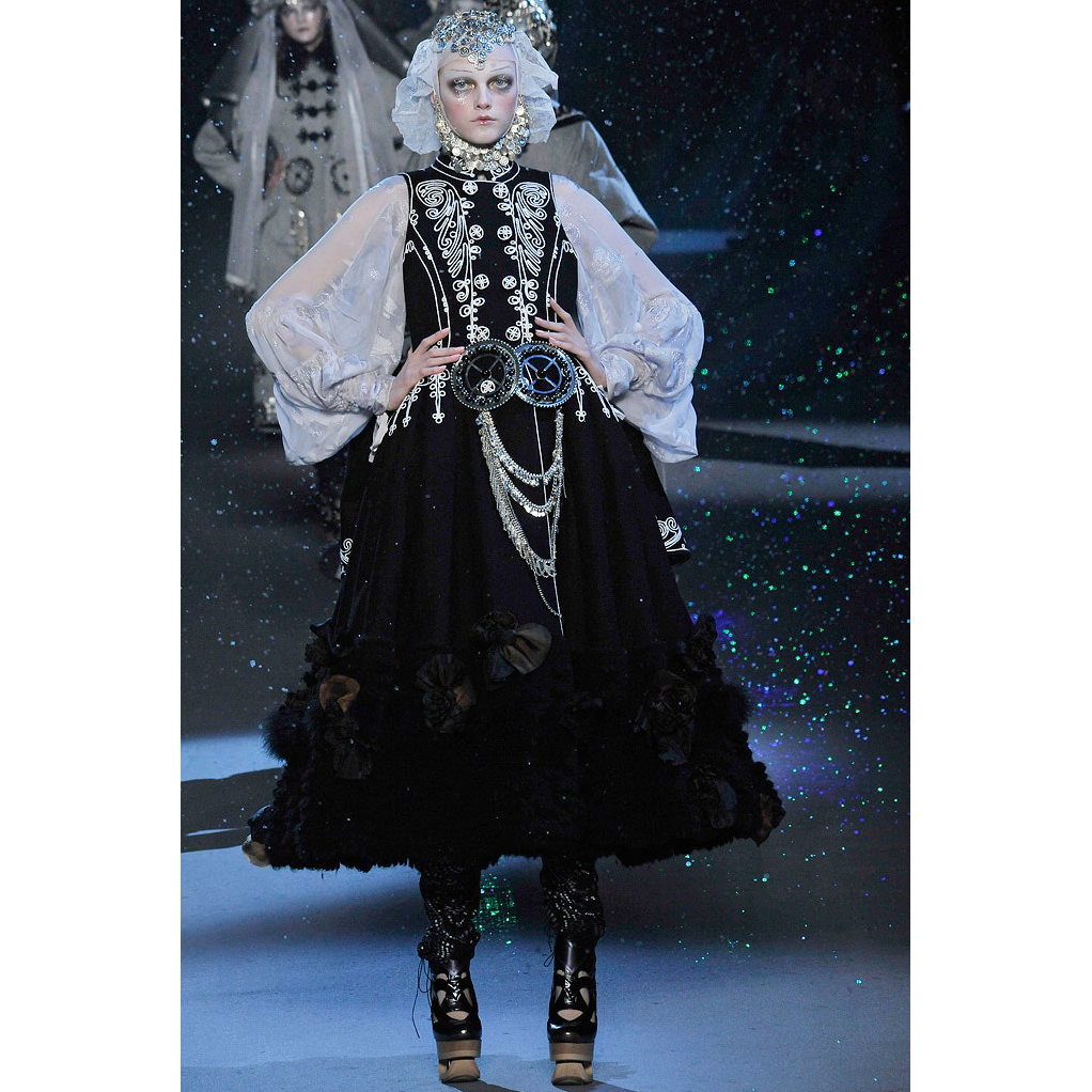 Galliano AW09-4.png