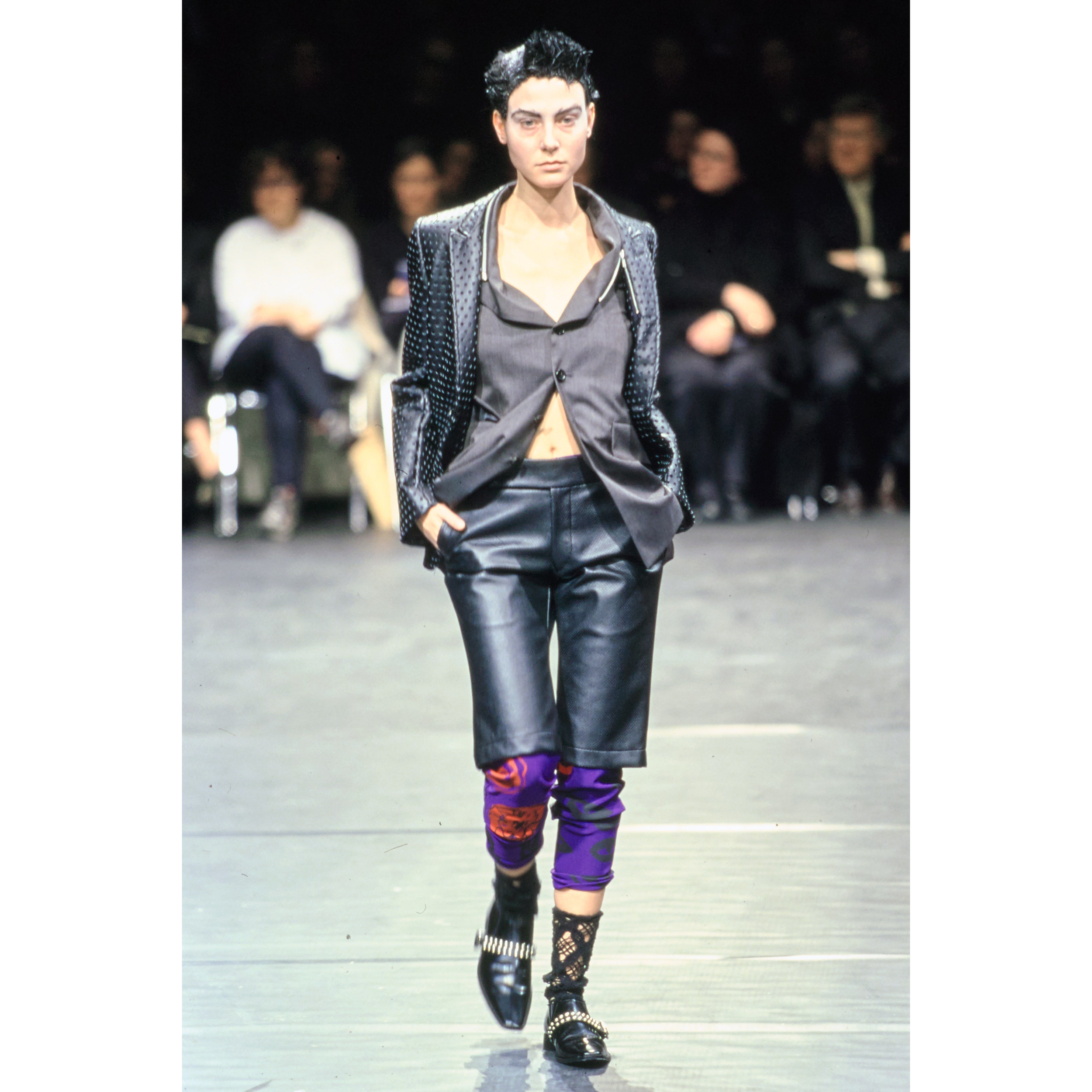 COMME-DES-GARCONS-FALL-2000-RTW-05-CN10042251.png
