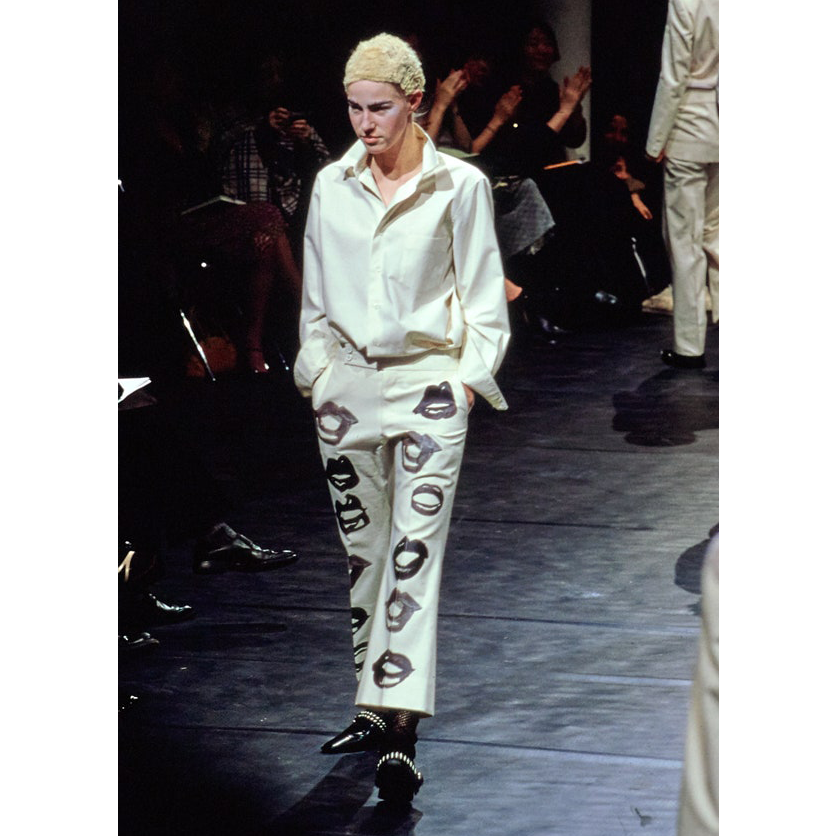 COMME-DES-GARCONS-FALL-2000-RTW-64-CN10042412.png