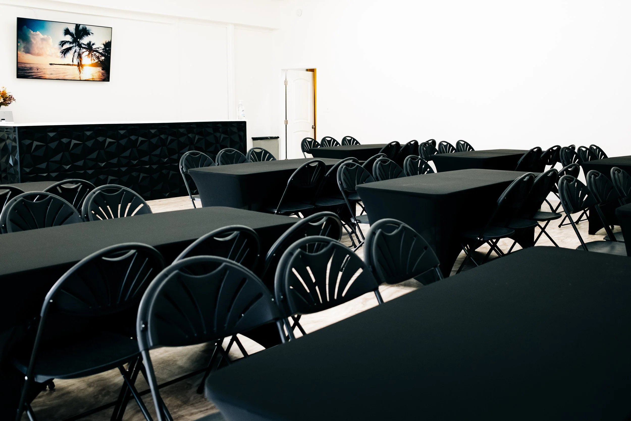 Shared Church Space For Rentcube Smart Storage Auction - f130z04