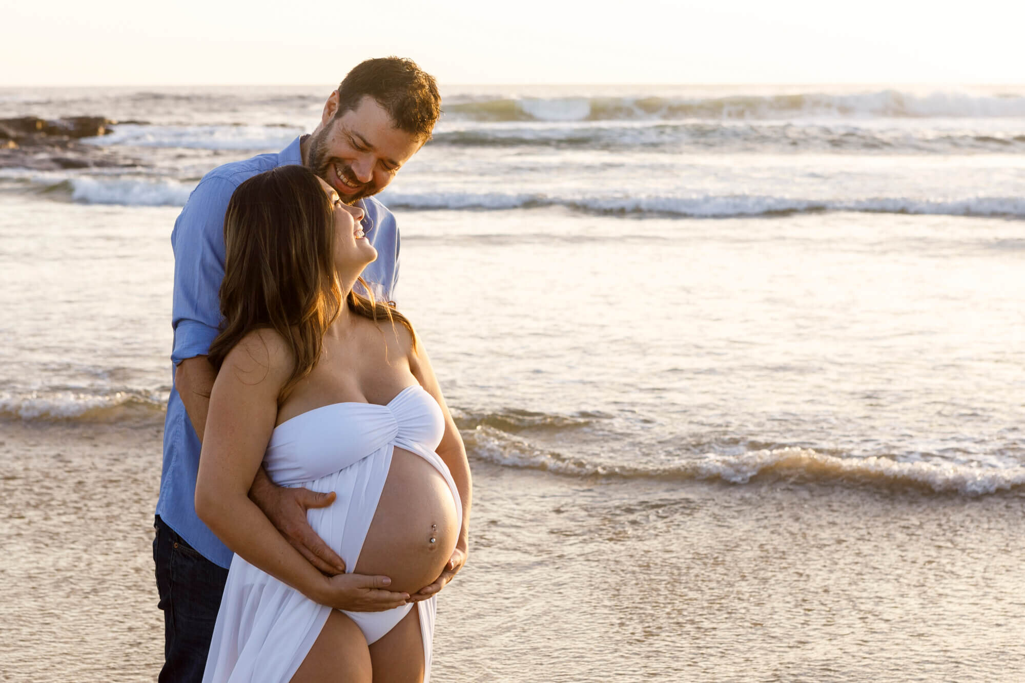 beach maternity session