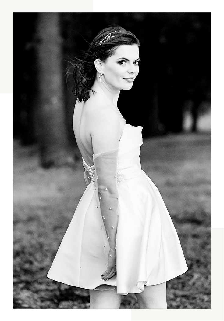 Beautiful black and white photograph of a bride eloping in Port Stephens