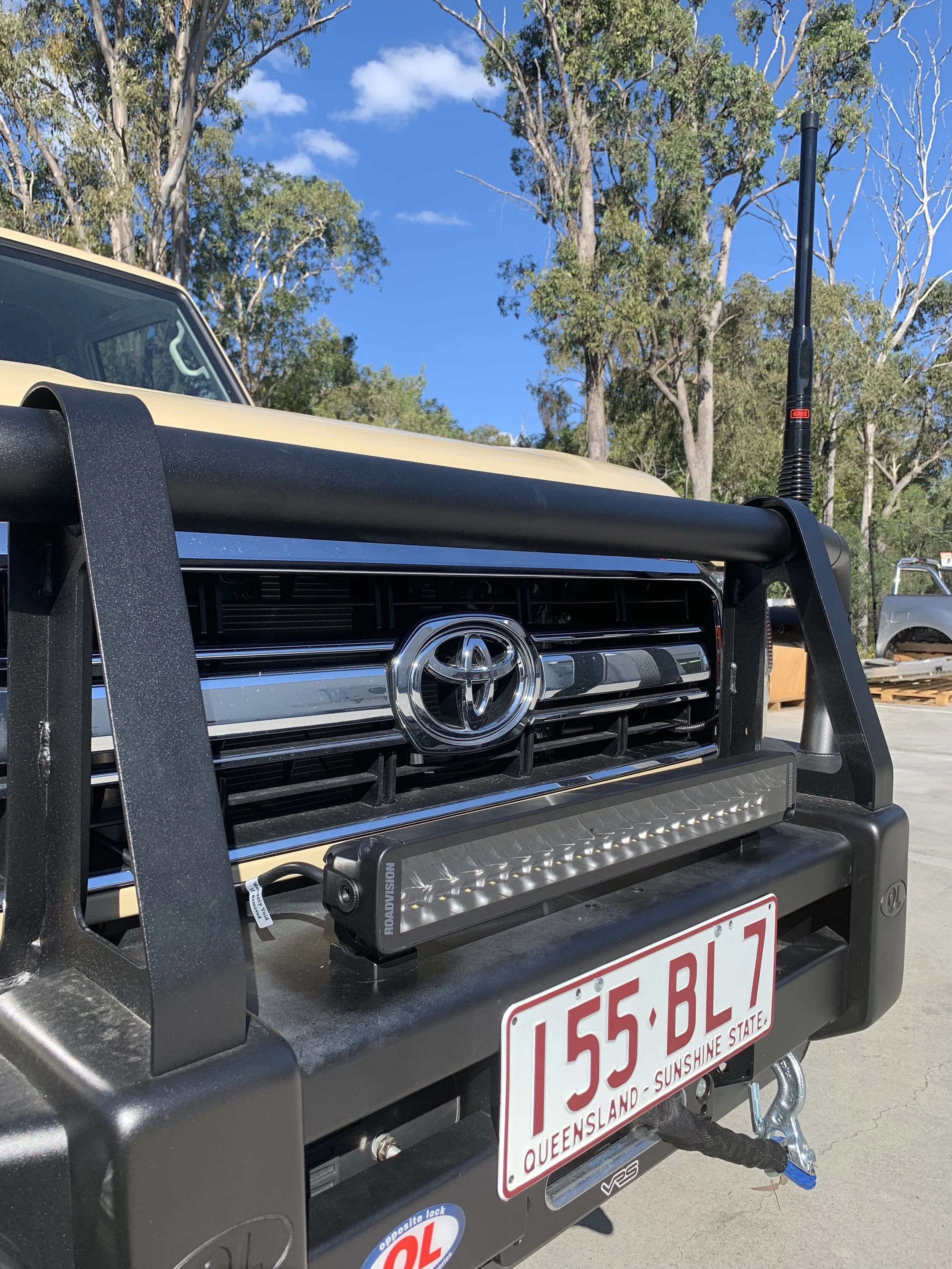 Roadvision LED light bar.jpg