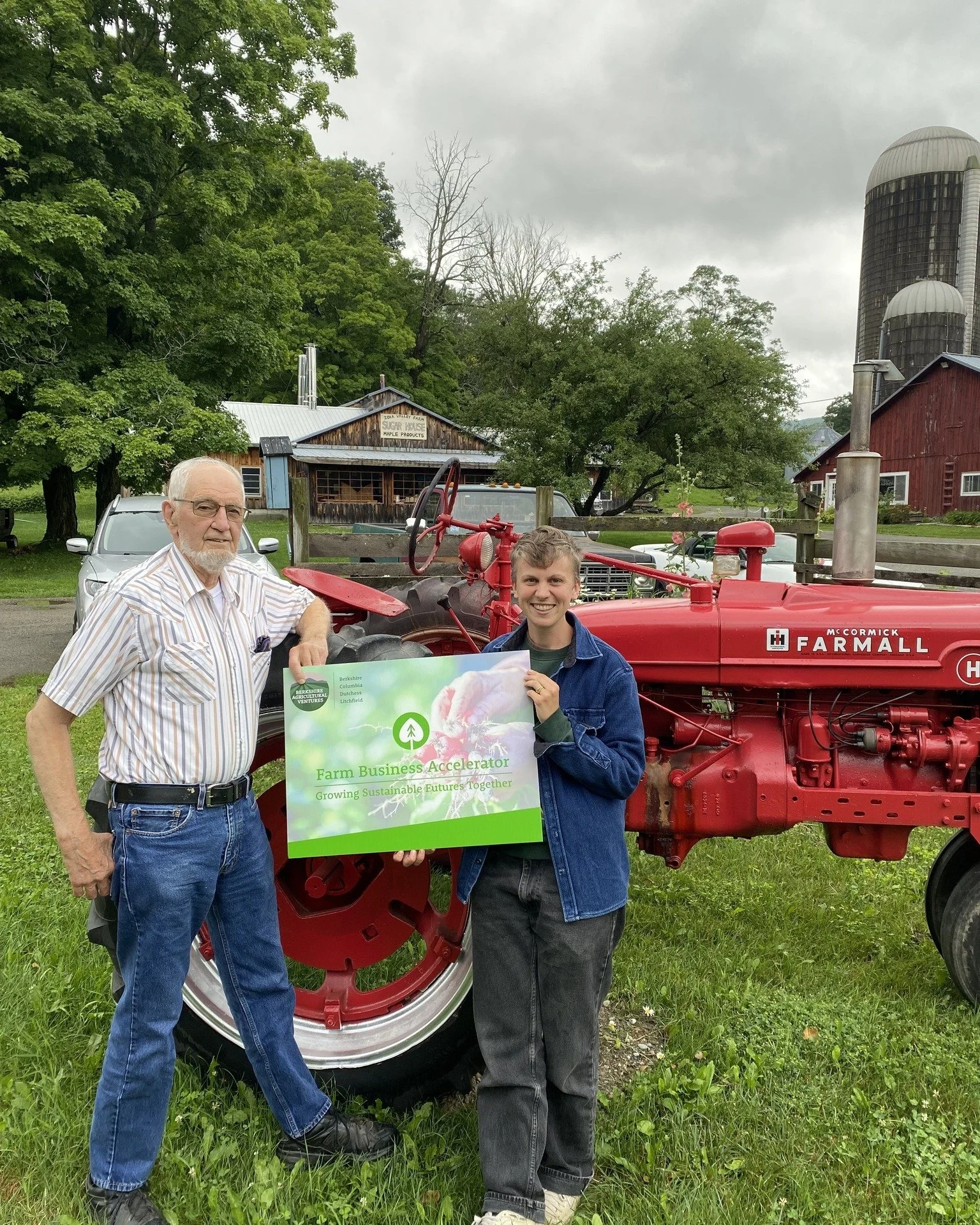 🚗Road Trip Post #3!!!

🎉BAV's Rose Cherneff and Dan Carr were thrilled to spend time recently with Don Leab at @iokavalleyfarm in Hancock, MA. An award-winning dairy farmer, Don has built a thriving, diversified, fourth-generation farm on 500 acres