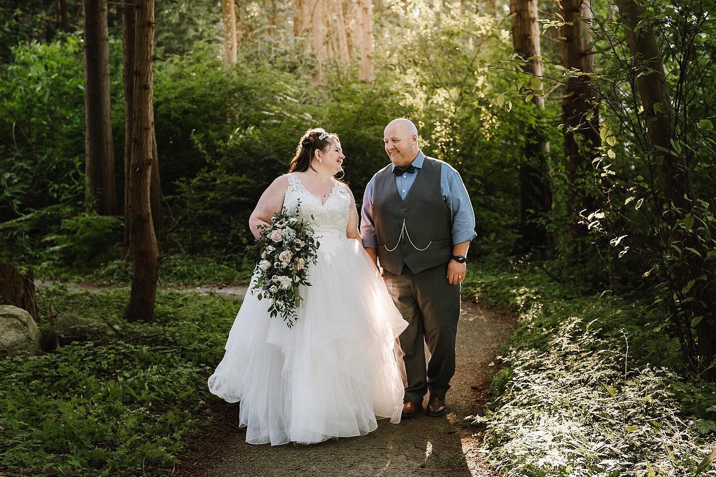 Beautiful wedding at one of my fave venues @seaciderevents 🥰 The forested ceremony site is such a hidden gem! Loved capturing these two in the greenery and vineyard.