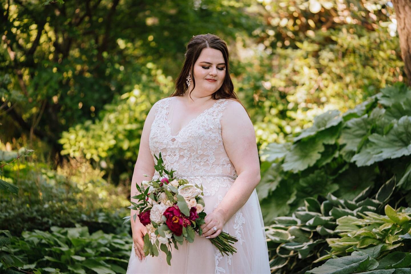 Such a beautiful bride, inside and out! I&rsquo;m so happy this day finally came, after so many reschedules due to Covid. The day could not have been more perfect 🥰