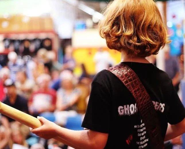 🎸 ROCK your SCHOOL HOLIDAYS ~ Ages 6–9 (click arrow below choose class options)